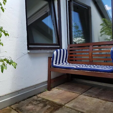 Homestay Ruhiges Doppelzimmer In Privatwohnung An Der U-bahn, Geteiltes Bad, Eigenes Wc