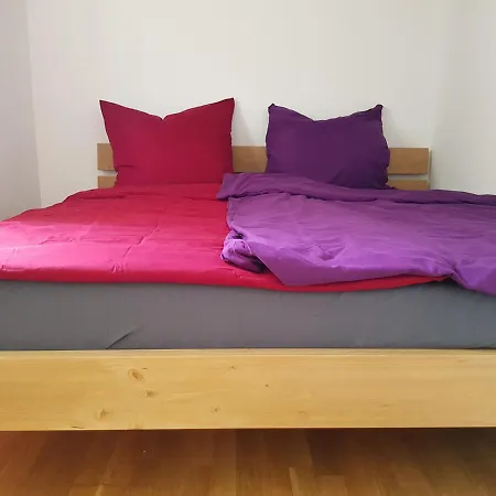 Ruhiges Doppelzimmer In Privatwohnung An Der U-bahn, Geteiltes Bad, Eigenes Wc * Munich