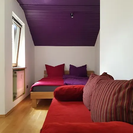 Ruhiges Doppelzimmer In Privatwohnung An Der U-bahn, Geteiltes Bad, Eigenes Wc * Munich